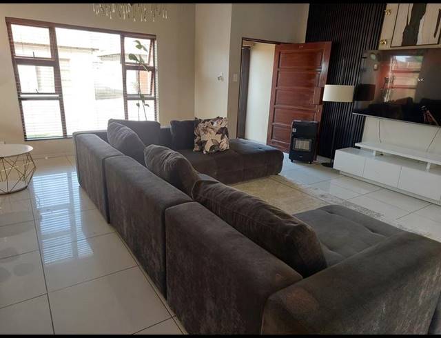 3 BEDROOM TOWNHOUSE FOR SALE IN VANDERBIJLPARK SE 8